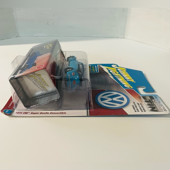 Johnny Lightning 1975 VW Super Beetle Convertible Miami Blue - Pro Collector Tin - Picture 4 of 6